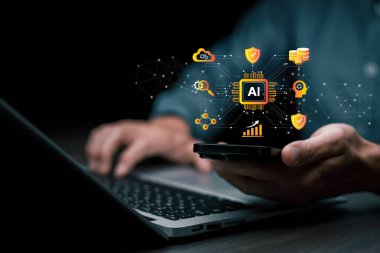 Yapay zeka konsepti yapay zeka işlemci çipi, güvenli veri analizi ve bağlı dijital simgeler. Akıllı teknoloji, veri koruması, otomasyon ve AI güdümlü iş çözümleri.