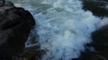 AVM nehri Sabarmati nehrinin kuzey Gujarat 'taki Arvalli Ranj tepelerindeki bir koludur.