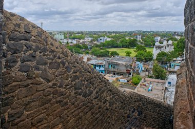 04 Haziran 2008 Bijapur, Uppali Buruz 'dan Dakhani Idgah' ın kuzeyindeki Bijapur.Karnataka Hindistan 'da yer alır.