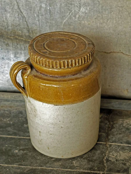 Nov 2019 Vintage Staubig Traditional Ceramic Screw Jar Dachgeschoss Des — Stockfoto