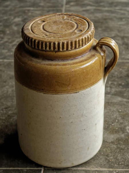 Nov 2019 Vintage Staubig Traditional Ceramic Screw Jar Dachgeschoss Des — Stockfoto