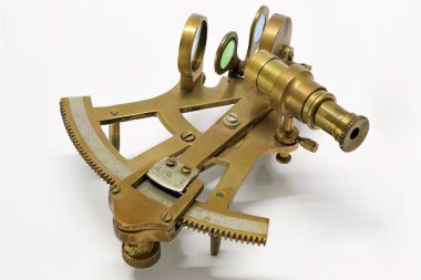 29 Aug 2011 Vintage Brass denizcilik pirinç sekstant beyaz arka planda - Kalyan Maharashtra INDIA