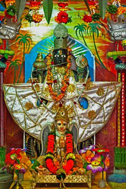 Krishna svrup Vishnu Tapınağı Valam Visnagar Bölgesi Mehsana Gujarat INDIA