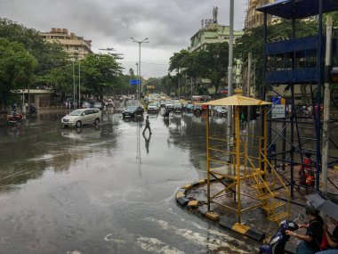 12 Haziran 2019. Mantralaya Junkshun Mumbai yakınlarında ilk yağmur.