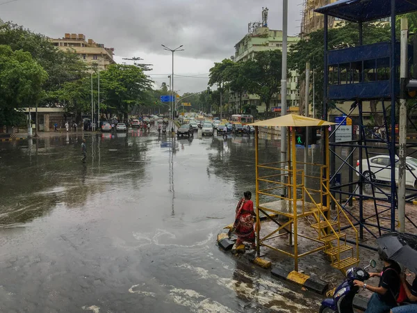 12 Haziran 2019 Mantralaya Junkshun Mumbai yakınlarında ilk yağmur.