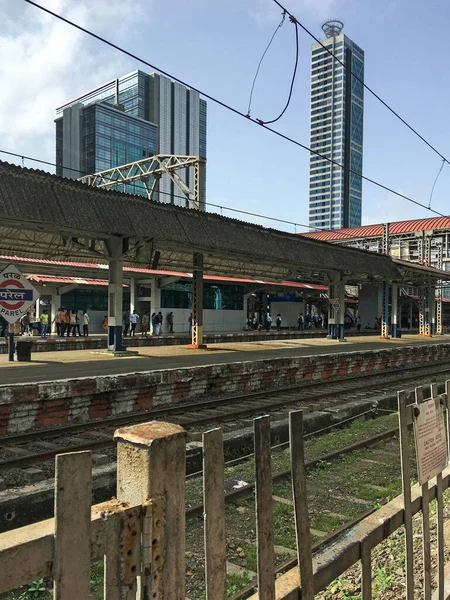 Sie 2019 High Rise Building Parel Railway Station Mumbai Maharashtra — Zdjęcie stockowe