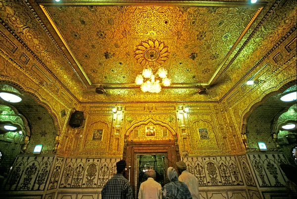 Närbilder Vägg Med Guldfärger Vid Sachkhand Gurudwara Saheb Gurdwara Sahib — Stockfoto