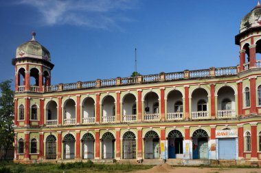 30 Ekim 2009 Roma ve Hint-Sarcenik Mimar karışımı. Şimdi Jantabazaar-MYSORE-Karnataka INDIA