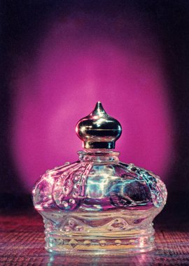 Klasik parfüm stüdyosu Lokgram Kalyan Maharashtra Hindistan 'ı çekti.