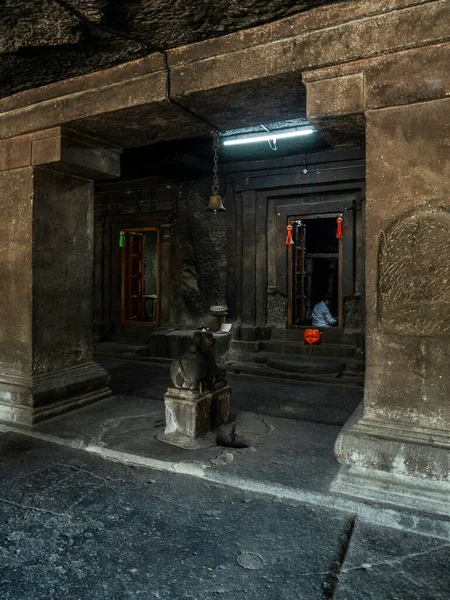 Mar 2019 Nandi Pataleshwar Mağara Tapınağındaki Dairesel Nandi Mandapa Rashtra — Stok fotoğraf