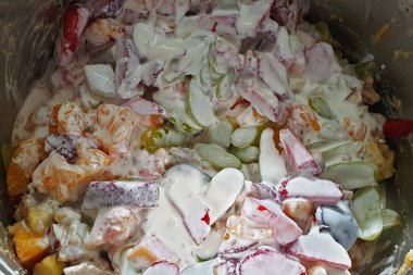 24 Ocak 2021 Lezzetli ve sağlıklı ev yapımı sağlıklı meyve salatası Lokgram Kalyan Maharashtra Hindistan