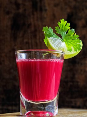 05 Şubat 2021 havuç ve pancar suyu Lime ve kişniş ile süslenmiş Lokgram Kalyan Maharashtra Hindistan