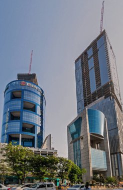 Century Bazar, Prabhadevi Mumbai, Maharashtra INDIA yakınlarındaki 11 Nisan-2019-Yükseliş gelişmeleri