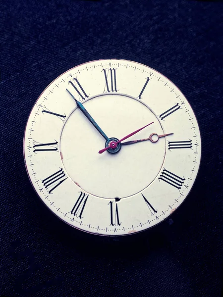 Jan 2021 Grieta Rota Sucia Esfera Esmalte Vintage Reloj Bolsillo — Foto de Stock