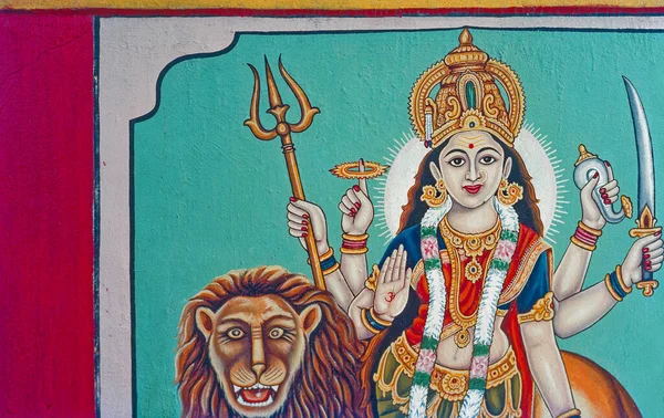 Luminosamente Dipinto Durga Cavalcando Sul Leone Sulla Parete Del Muro — Foto Stock