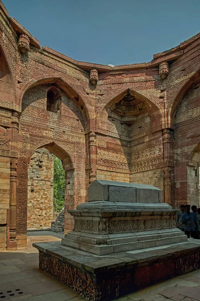 Jun 2004 Iltutmish Sírja Qutb Minar Complex Delhi Indi — Stock Fotó