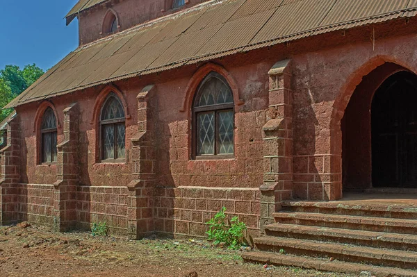 May 2009 Abandoned Church Mad Laterite Stone Pedra Jambha Vermelha — Fotografia de Stock