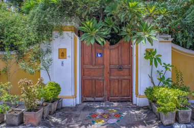 Bu bölgedeki Fransız Mahallesi 'nde (White Town) bulunan 08 20 2009 Vintage Old binası, kendine özgü sömürge mimarisi, Fransız sömürgesi ile bilinmektedir..