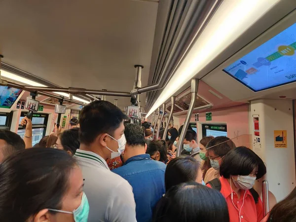 Bangkok Thailand Februar 2021 Ein Fahrgast Einem Bts Zug Trägt — Stockfoto