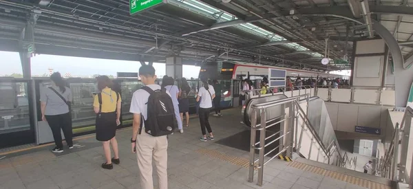 Bangkok Thailand Mars 2021 Passagerare Bts Tågs Bära Ansiktsmasker För — Stockfoto