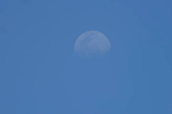 The moon in the day