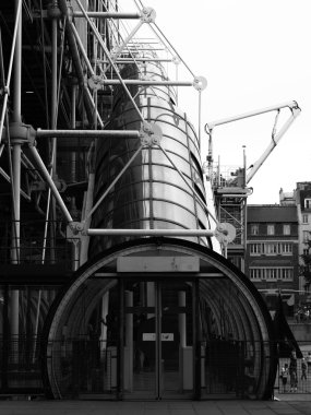 centre pompidou endüstriyel yapısı (Müze), paris, Fransa. siyah ve beyaz.