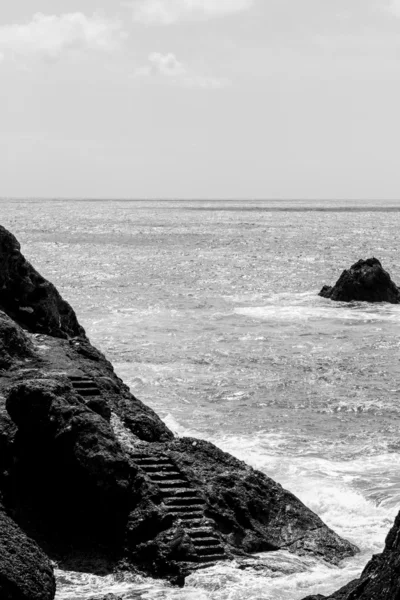 Uçurumdaki merdiven