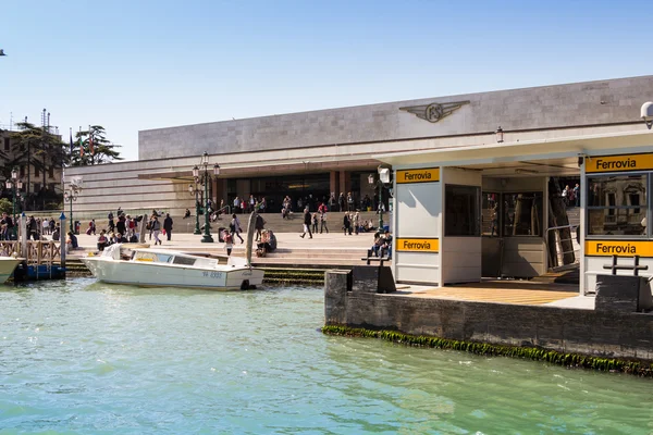 Venice, İtalya - 28 Mart 2015: o Venezia Santa Luc dışında