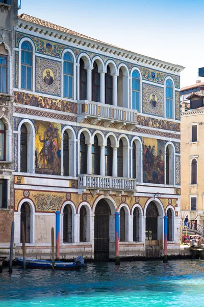 Venedik, İtalya Grand Canal dekore edilmiş bir saray cephe