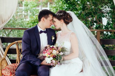 Düğün copule. Güzel gelin ve damat. Sadece evlenmiş. Yakın u