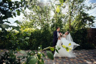 Düğün copule. Güzel gelin ve damat. Sadece evlenmiş. Yakın u