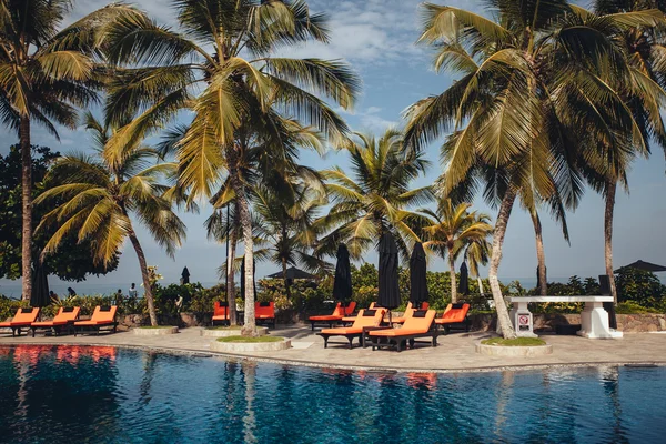 Freibad am Strand. Tropisches Resort — Stockfoto