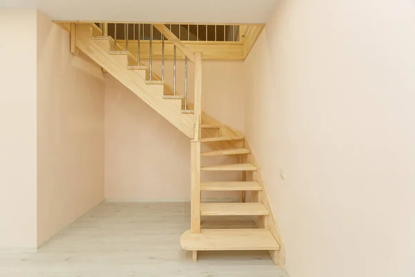 Rumah Atau Apartemen Tak Lengkap Dengan Warna Cerah — Stok Foto
