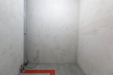 Dairenin içi gri renklerle süslenmemiş.