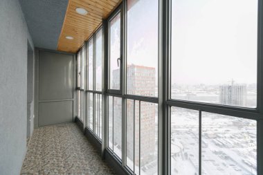 Apartmanın balkonundan manzara