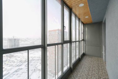 Apartmanın balkonundan manzara