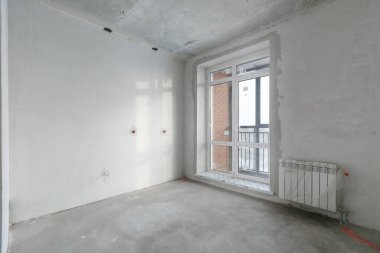 Dairenin içi gri renklerle süslenmemiş.