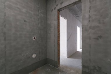 Dairenin içi gri renklerle süslenmemiş.