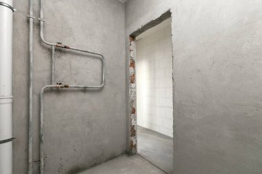 Dairenin içi gri renklerle süslenmemiş.