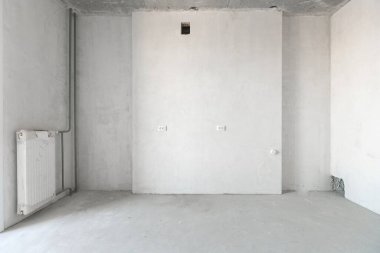 Dairenin içi gri renklerle süslenmemiş.