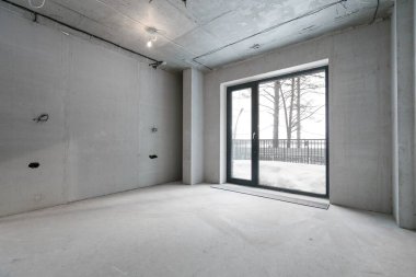 Dairenin içi gri renklerle süslenmemiş. kabaca bitir