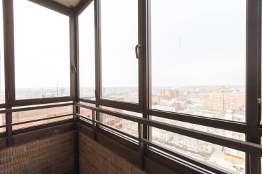 Apartmanın balkonundan manzara
