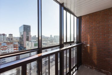 Apartmanın balkonundan manzara