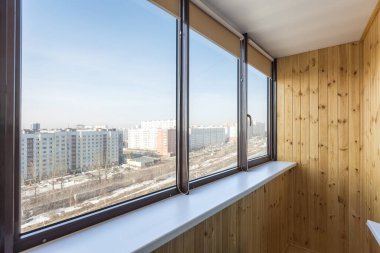 Apartmanın balkonundan manzara