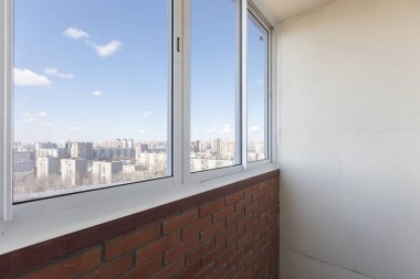 Apartmanın balkonundan manzara
