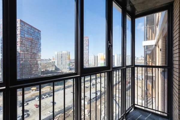 Apartmanın balkonundan manzara