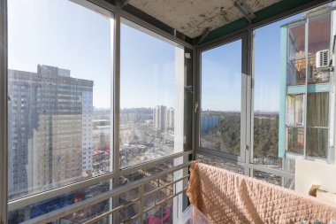 Apartmanın balkonundan manzara