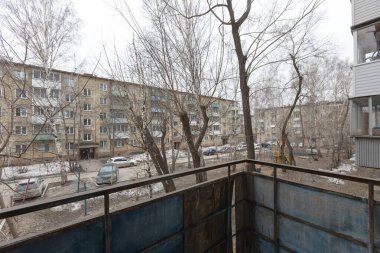 Apartmanın balkonundan manzara