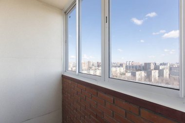 Apartmanın balkonundan manzara