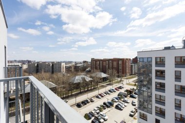 Apartmanın balkonundan manzara